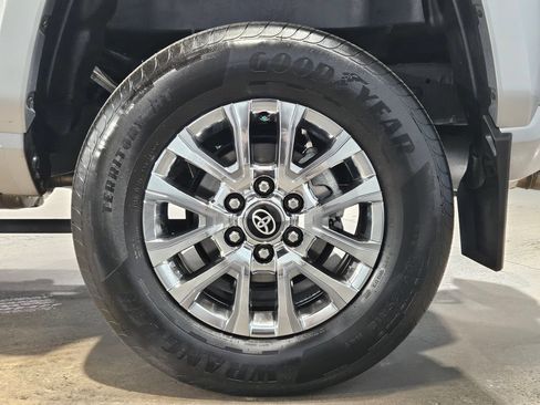 Certified 2025 Toyota Tacoma Limited AWD/4WD image 29
