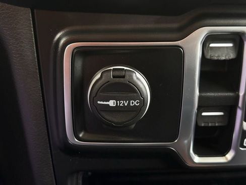 Used 2021 Jeep Wrangler Unlimited Sahara image 21