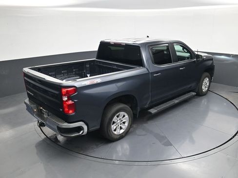 Used 2021 Chevrolet Silverado 1500 LT image 32