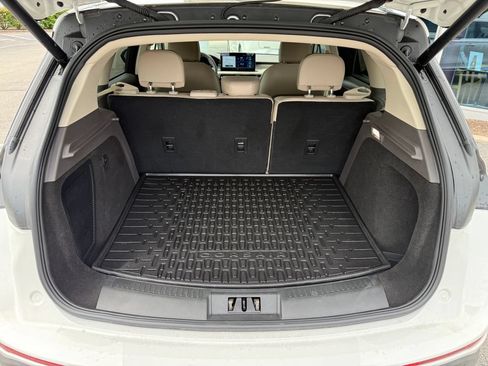 Used 2023 Lincoln Corsair AWD image 10
