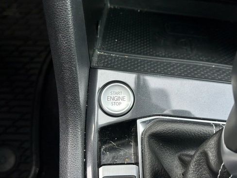 Certified 2024 Volkswagen Tiguan SE R-Line image 32