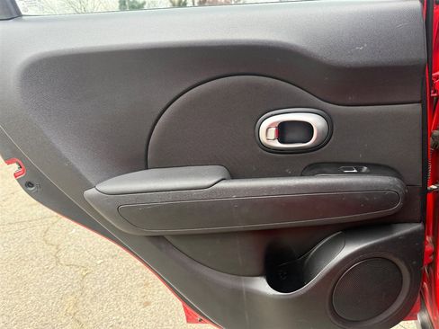Used 2018 Kia Soul image 24