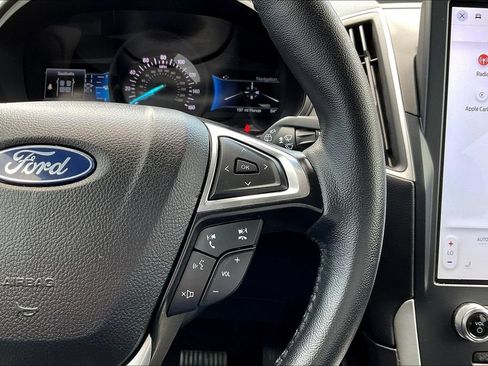 Used 2024 Ford Edge SEL AWD/4WD image 16