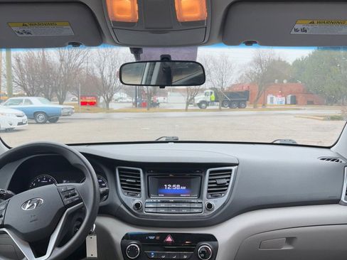 Used 2017 Hyundai Tucson SE image 14