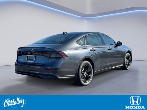 New 2025 Honda Accord SE image 5