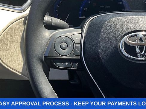 Used 2022 Toyota Corolla Cross XLE w/ Convenience Package FWD image 15