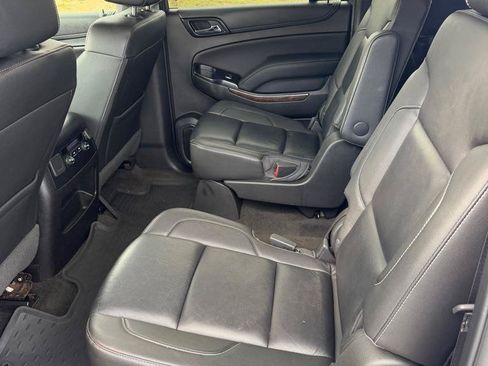 Used 2018 Chevrolet Suburban LT AWD/4WD image 9