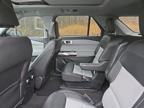 Used 2023 Ford Explorer XLT w/ Equipment Group 202A AWD/4WD image 49