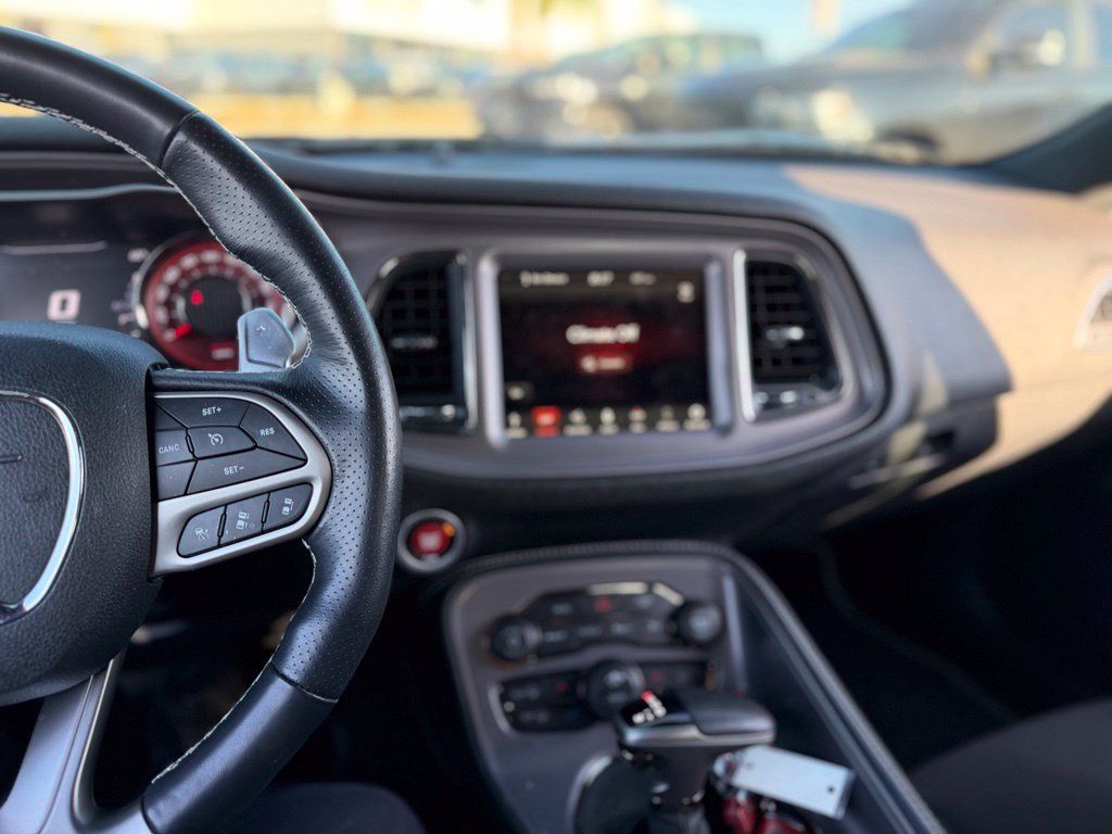 Used 2023 Dodge Challenger SRT Hellcat w/ Driver Convenience Group RWD image 8