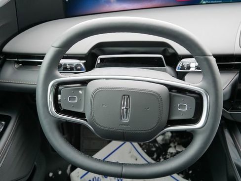 New 2026 Lincoln Nautilus Premier image 17