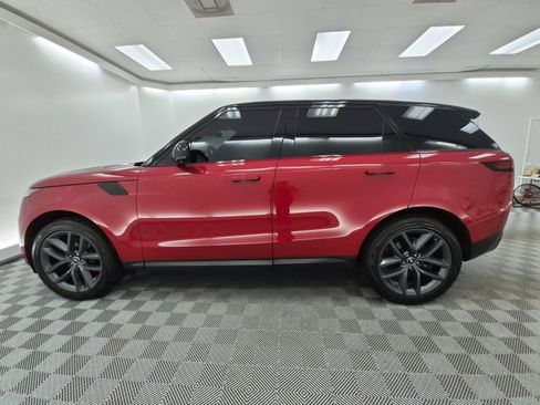 Used 2025 Land Rover Range Rover Sport SE AWD/4WD image 2