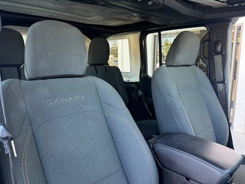 Used 2024 Jeep Wrangler Unlimited Sahara AWD/4WD image 20