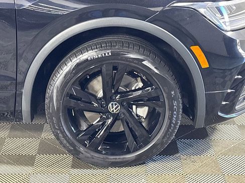 Used 2023 Volkswagen Tiguan SE R-Line image 23