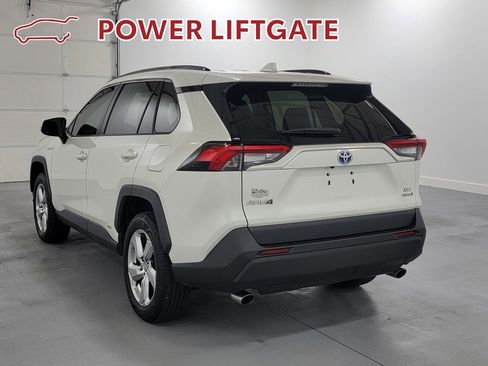Used 2021 Toyota RAV4 XLE Premium image 7