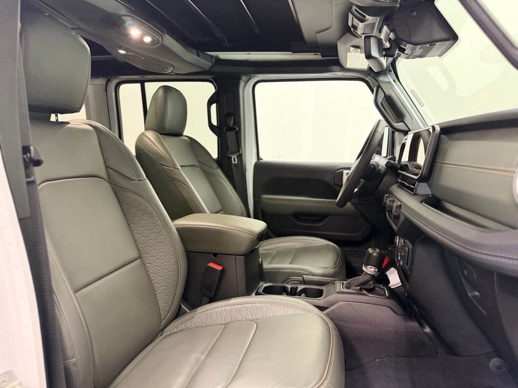 Used 2024 Jeep Wrangler High Altitude AWD/4WD image 20