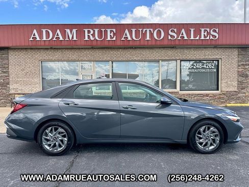 Used 2024 Hyundai Elantra SEL FWD image 1