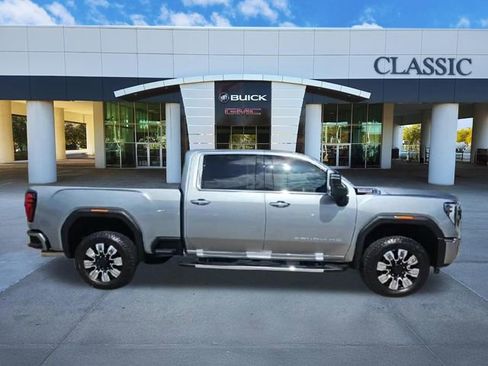 Used 2025 GMC Sierra 2500 Denali w/ Denali Reserve Package image 9