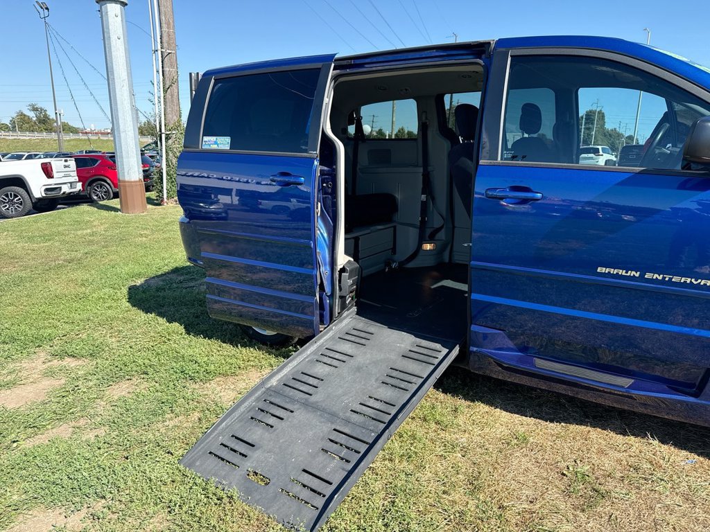 Used 2013 Dodge Grand Caravan SE FWD image 24