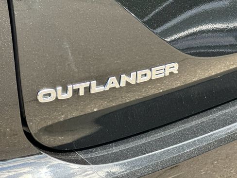 Used 2022 Mitsubishi Outlander SE AWD/4WD image 27
