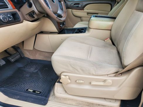 Used 2011 Chevrolet Avalanche LS RWD image 15