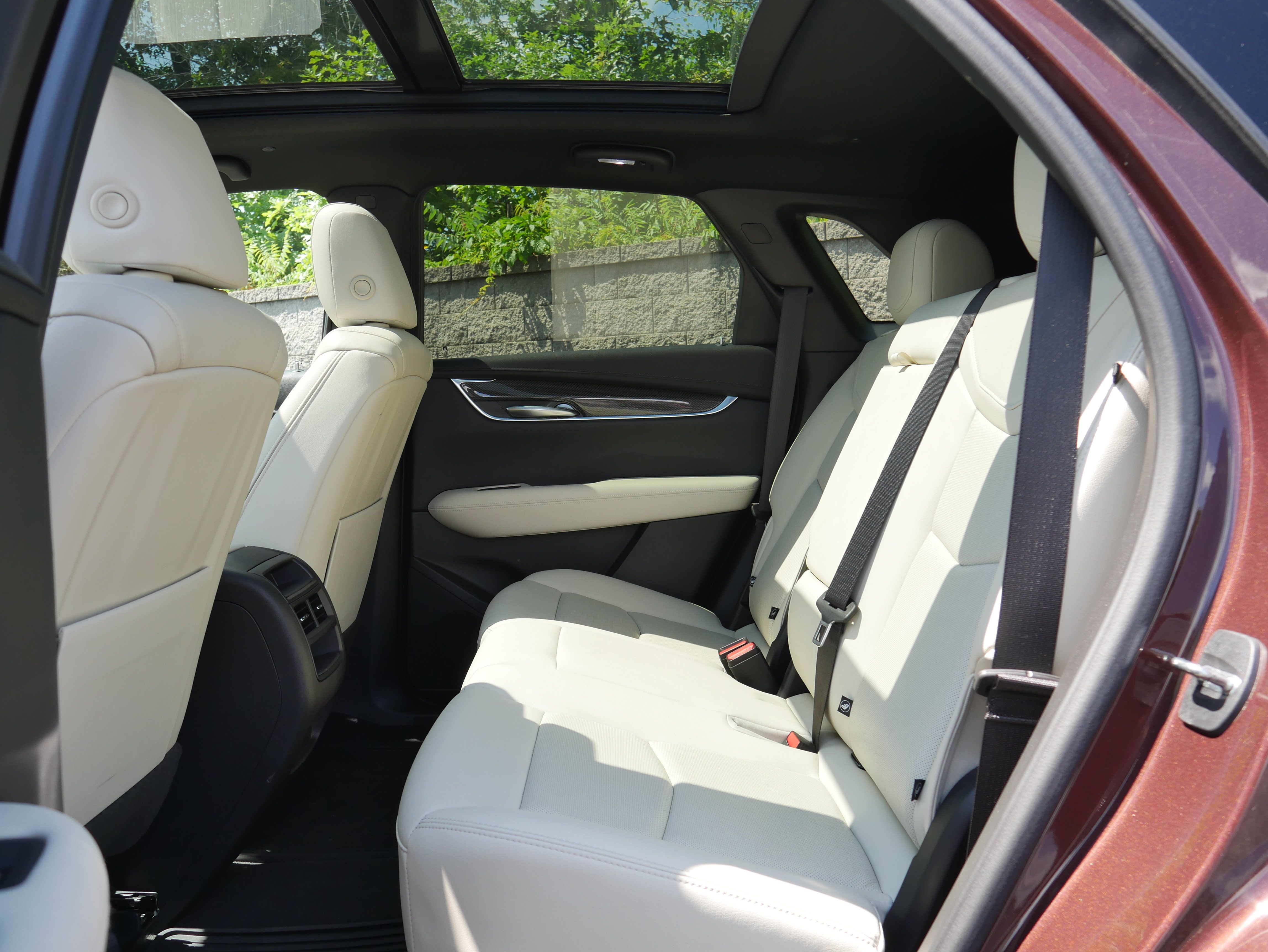 Certified 2022 Cadillac XT5 Sportv w/ Technology Package AWD/4WD image 14