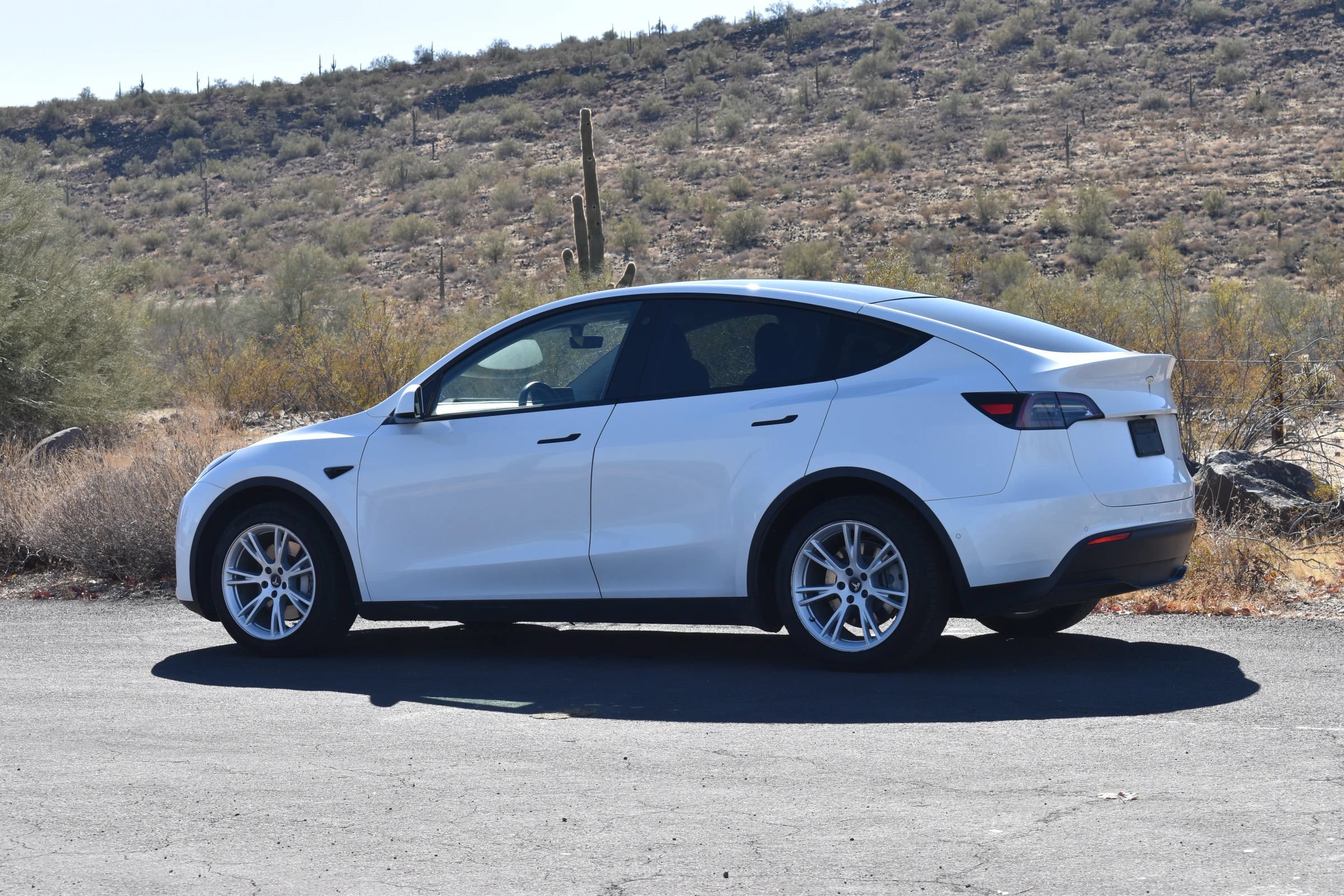 Used 2023 Tesla Model Y Long Range AWD/4WD image 5