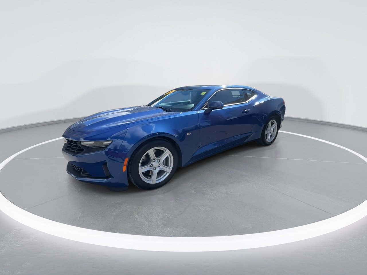 Used 2023 Chevrolet Camaro LT RWD image 8