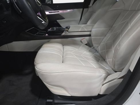 Certified 2023 BMW 760i xDrive AWD/4WD image 18
