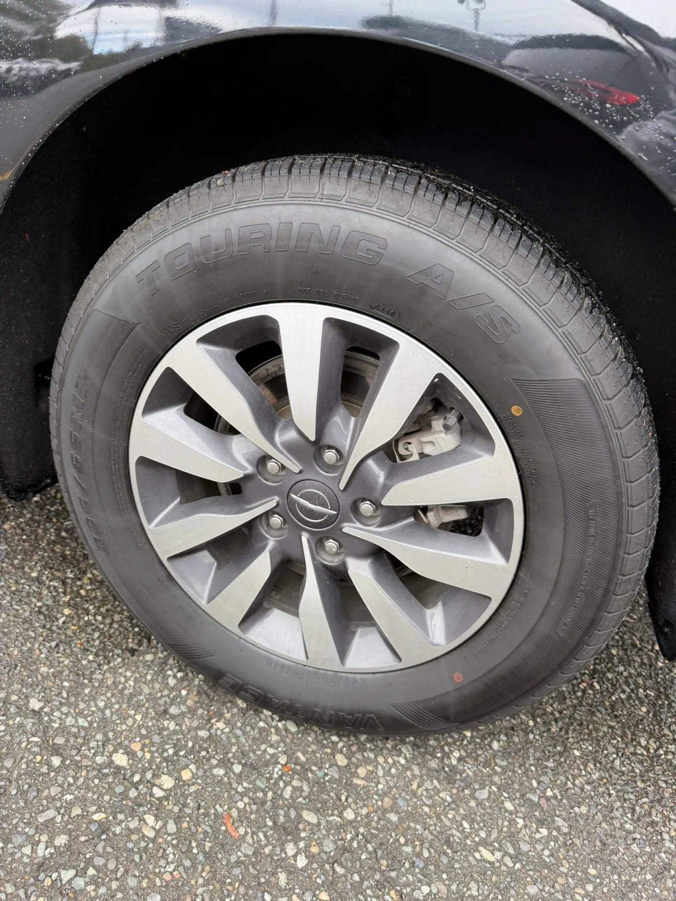 Used 2023 Chrysler Pacifica Touring-L FWD image 13
