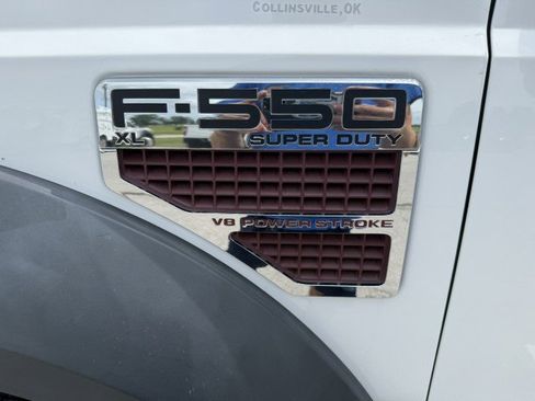 Used 2009 Ford F550 4x4 Regular Cab Super Duty image 16