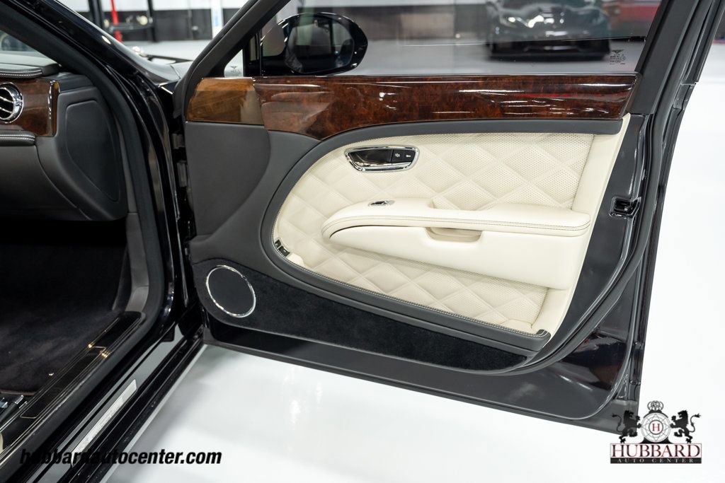 Used 2016 Bentley Mulsanne RWD image 25