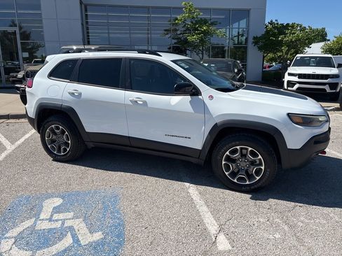 Used 2022 Jeep Cherokee Trailhawk w/ Comfort/Convenience Group AWD/4WD image 32