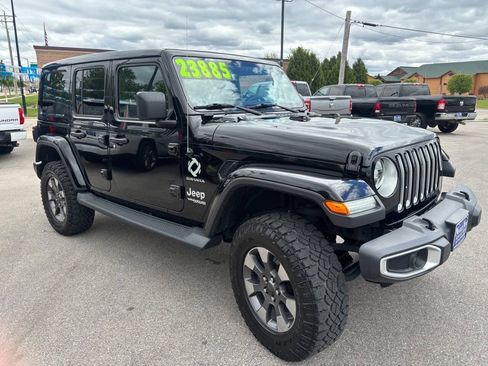 Used 2020 Jeep Wrangler Unlimited Sahara AWD/4WD image 8