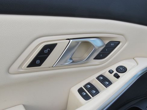 New 2025 BMW 330i Sedan w/ Convenience Package image 15