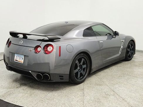Used 2016 Nissan GT-R Black Edition image 5