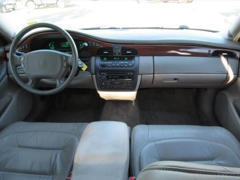 Used 2000 Cadillac De Ville Base w/ Comfort/Convenience Pkg image 11