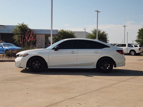 Used 2025 Honda Civic Sport image 4