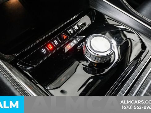 Used 2024 Jeep Wagoneer L Series II RWD image 41