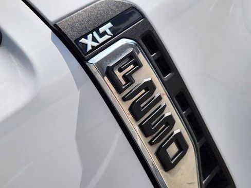 Used 2025 Ford F250 XLT AWD/4WD image 11
