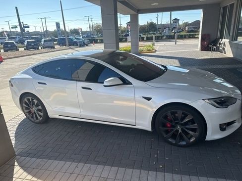 Used 2020 Tesla Model S Long Range Sedan image 4