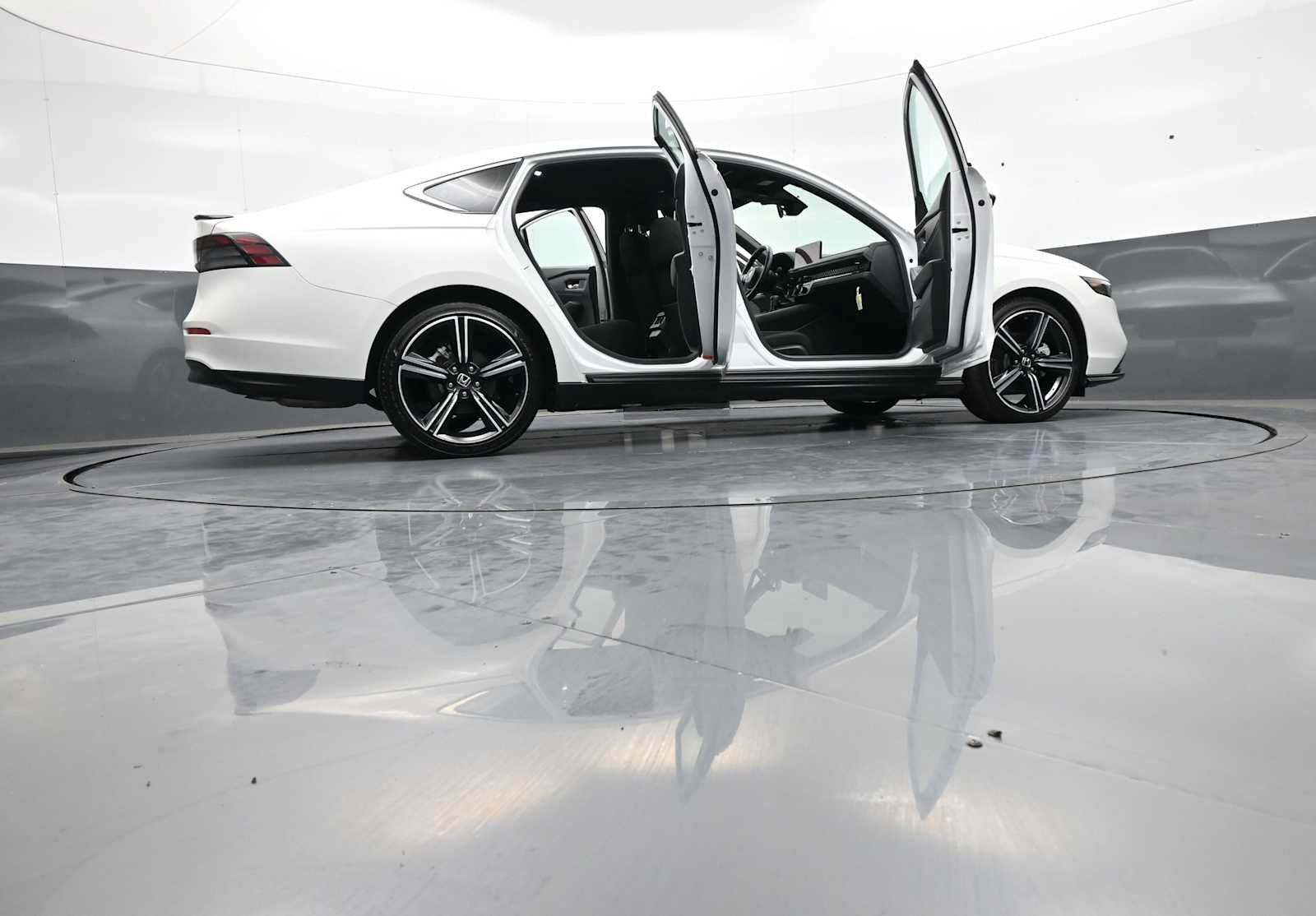 Used 2025 Honda Accord Sport image 45