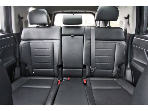 Used 2025 Hyundai Santa Fe Limited AWD/4WD image 16