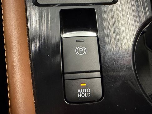 Used 2025 Nissan Rogue Platinum w/ Platinum Premium Package AWD/4WD image 44