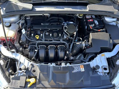 Used 2016 Ford Focus SE image 9