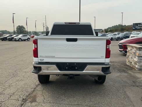 Used 2024 Chevrolet Silverado 2500 LT w/ Convenience Package AWD/4WD image 6