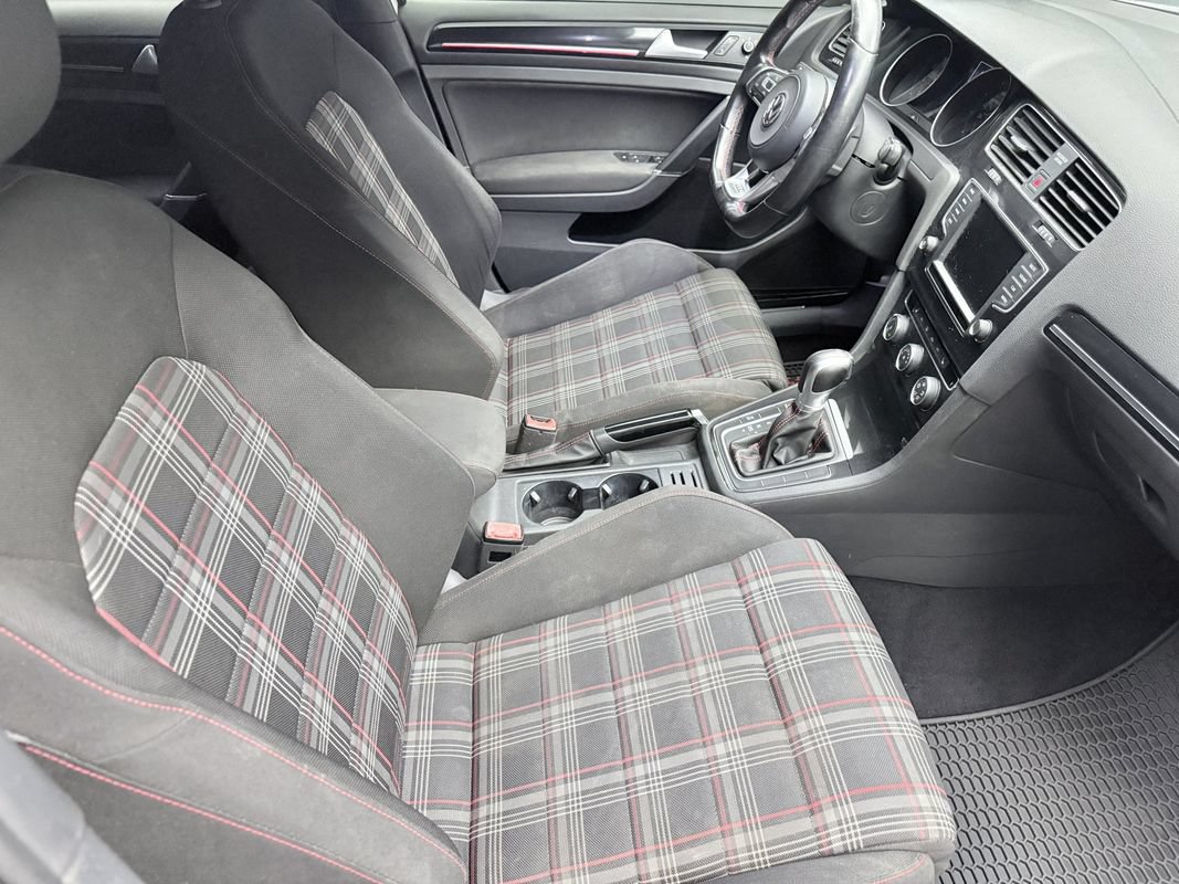 Used 2017 Volkswagen GTI SE FWD image 12