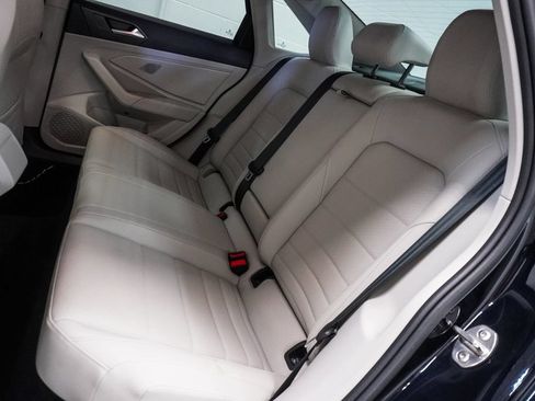 Used 2024 Volkswagen Jetta SE FWD image 6