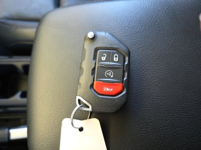 Used 2022 Jeep Wrangler Unlimited Sahara AWD/4WD image 10