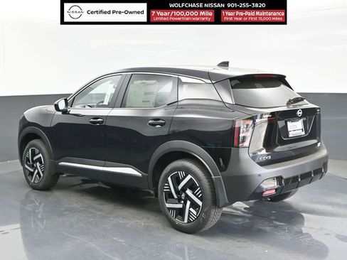 Used 2025 Nissan Kicks SV image 3