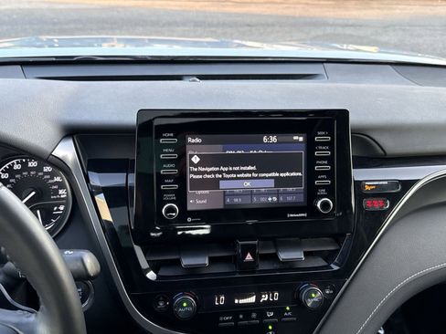 Used 2022 Toyota Camry SE w/ Cold Weather Package image 20